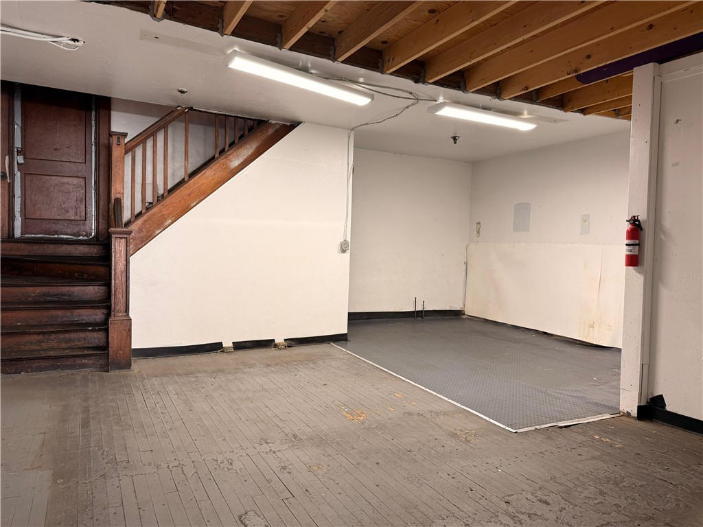 435 Lawrence Ave