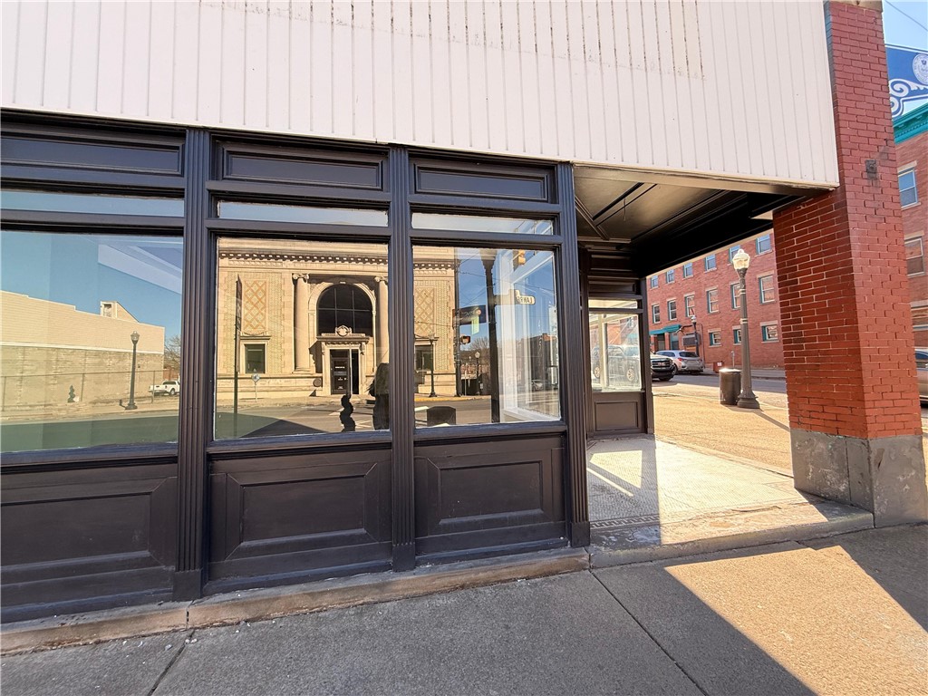 435 Lawrence Ave