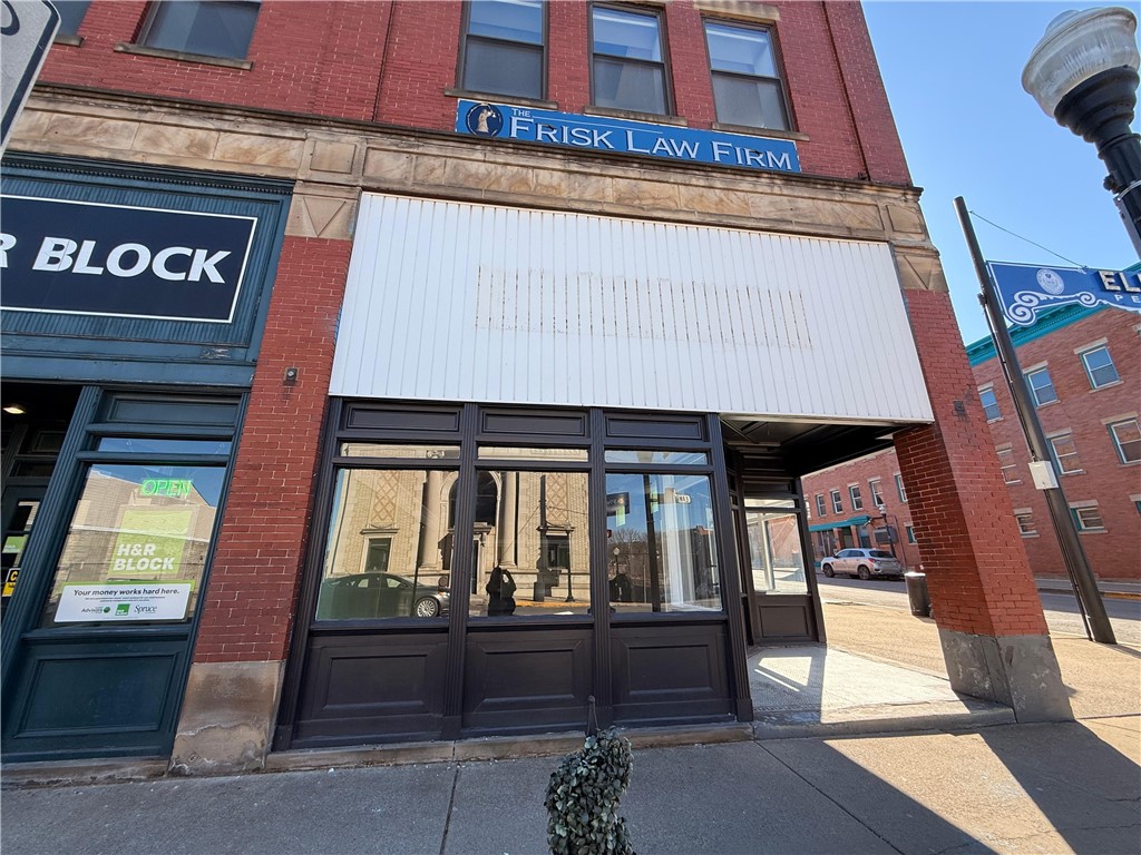 435 Lawrence Ave