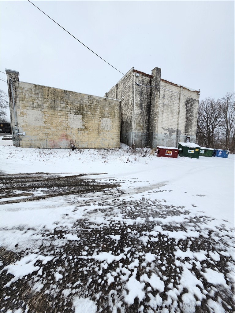 2700 Highland Ave