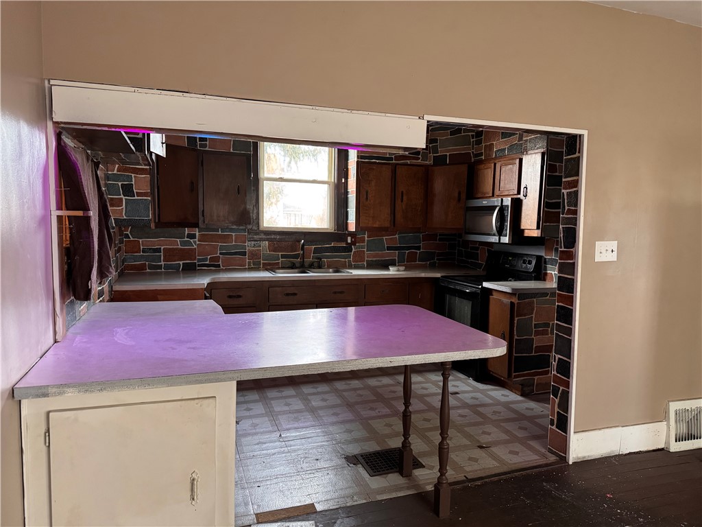 400 Emerson Ave
