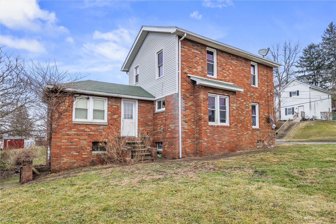 722 Superior St