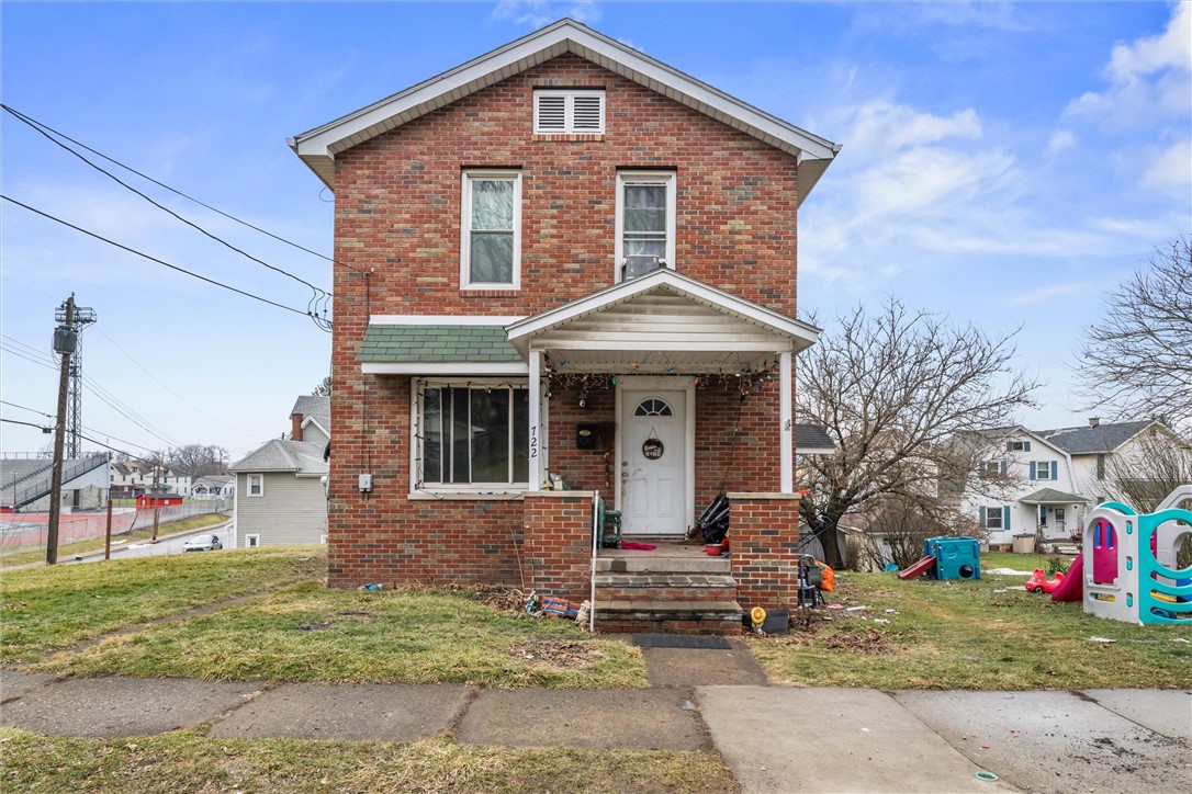 722 Superior St
