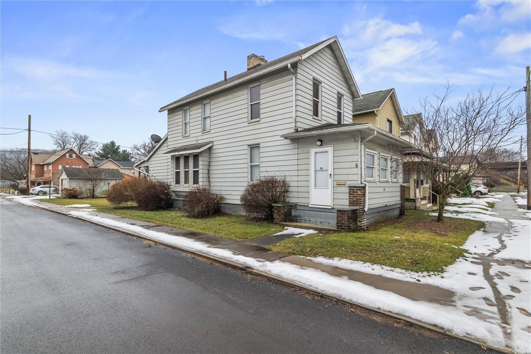 542 N Cedar St