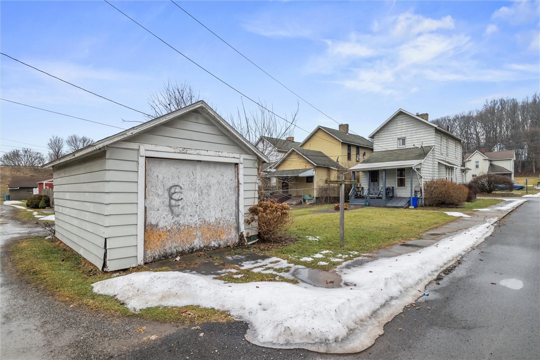 542 N Cedar St