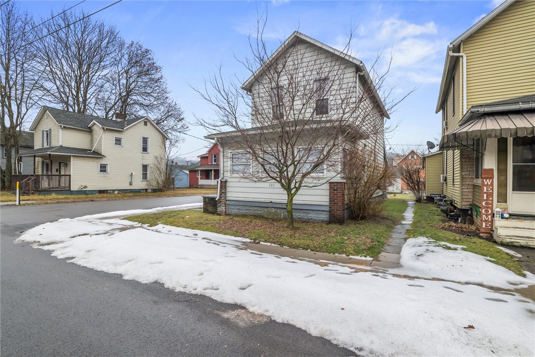 542 N Cedar St