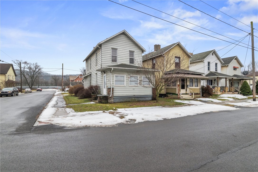542 N Cedar St