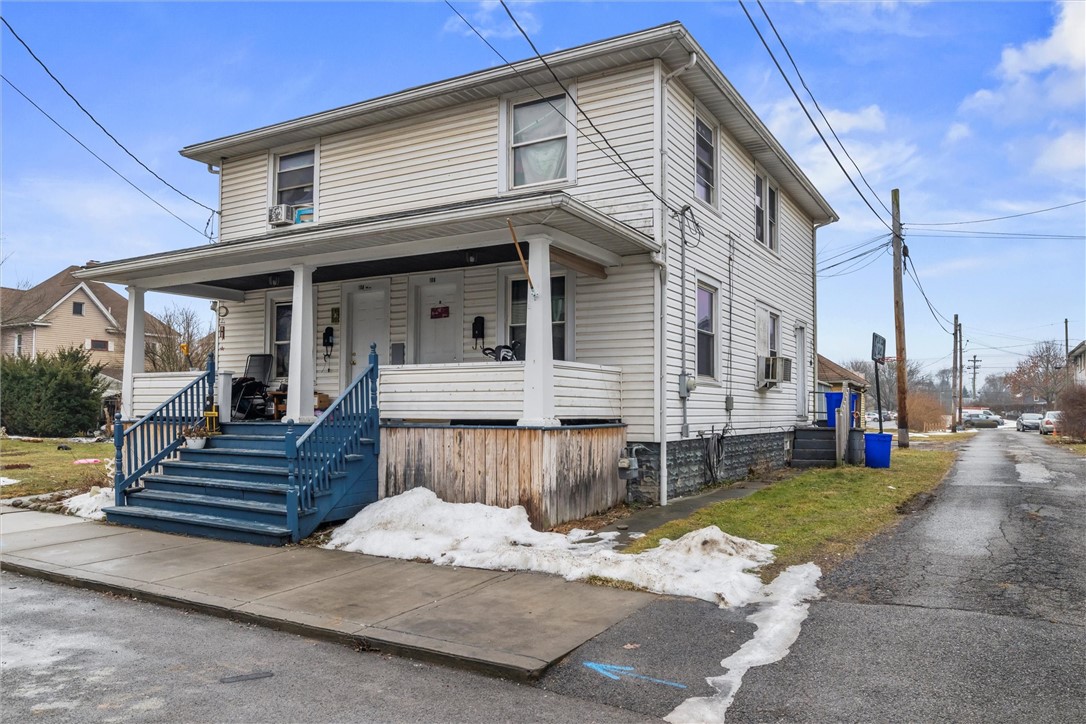 106 E Clayton St