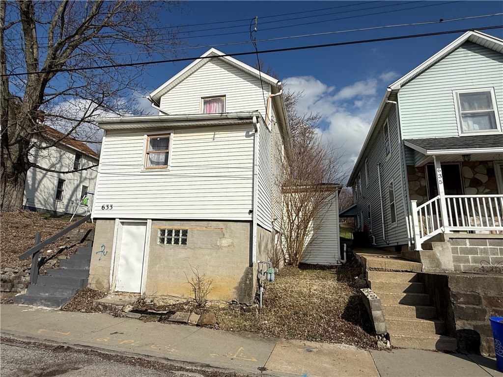 633 Forrest St