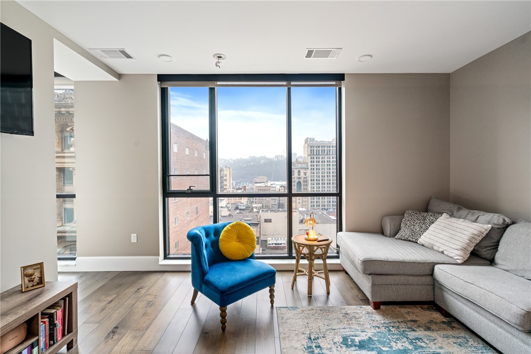 350 Oliver Ave 1303