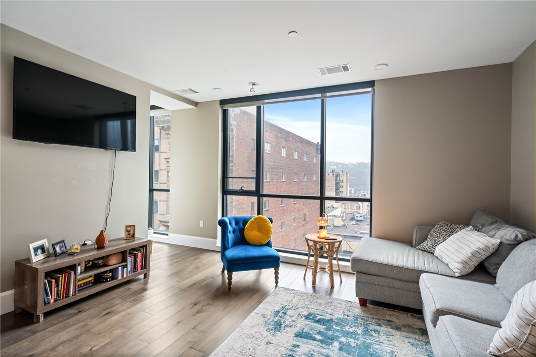 350 Oliver Ave 1303