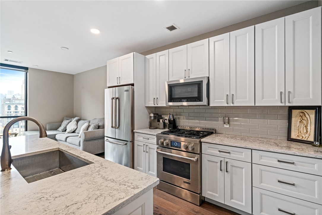 350 Oliver Ave 1303