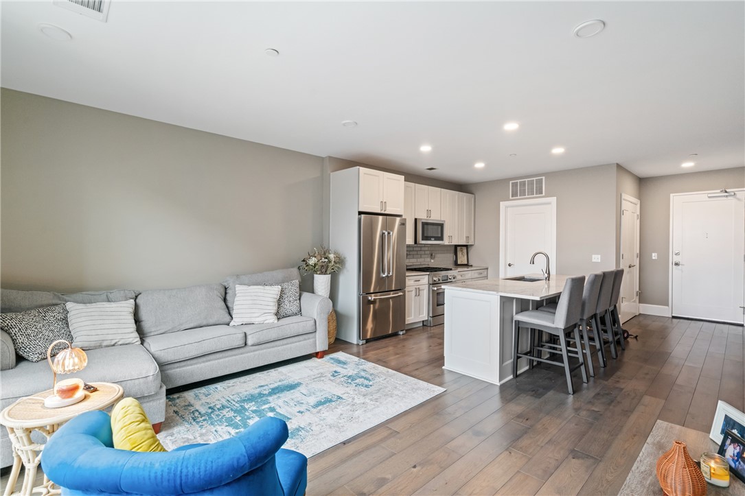 350 Oliver Ave 1303