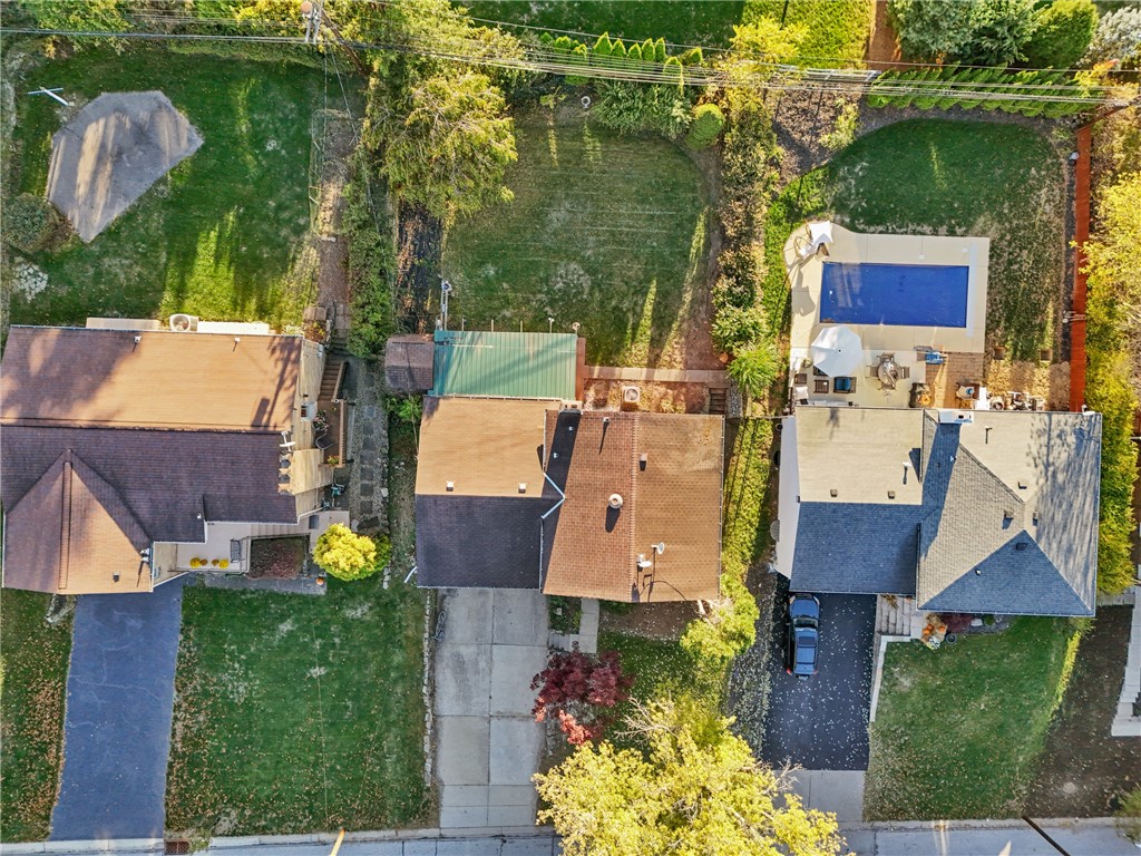169 Elatan Dr