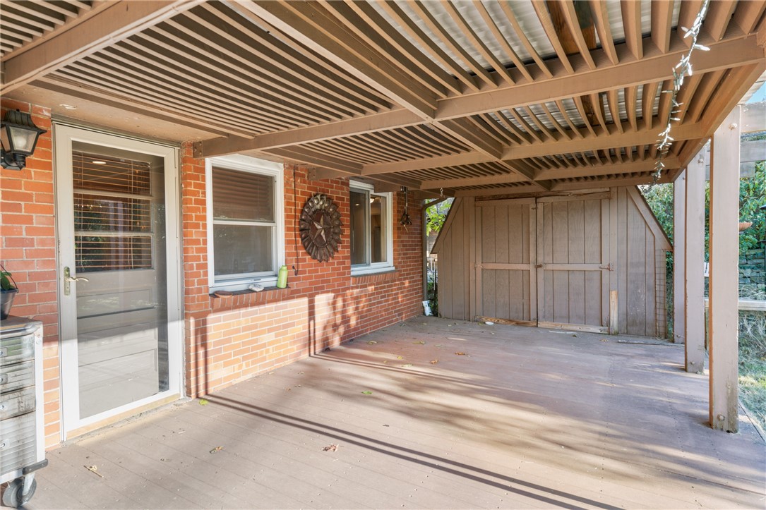 169 Elatan Dr