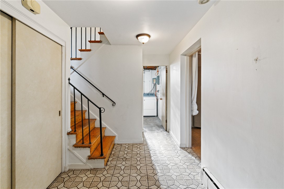 169 Elatan Dr