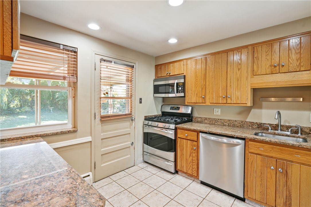 169 Elatan Dr