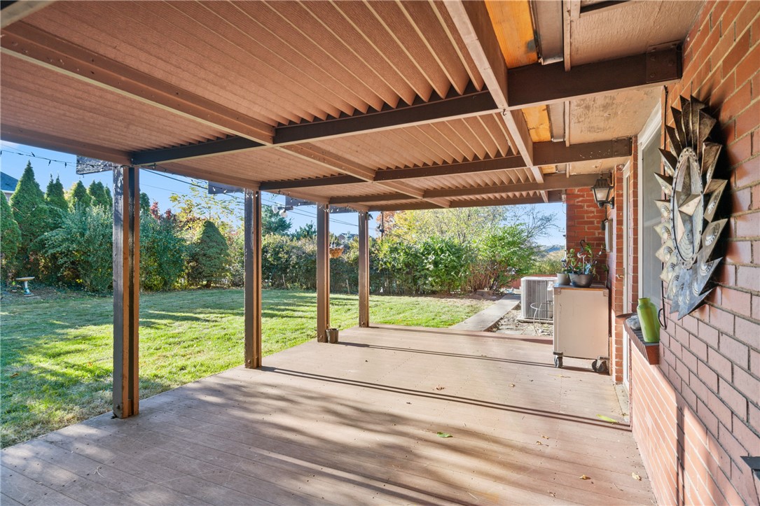 169 Elatan Dr
