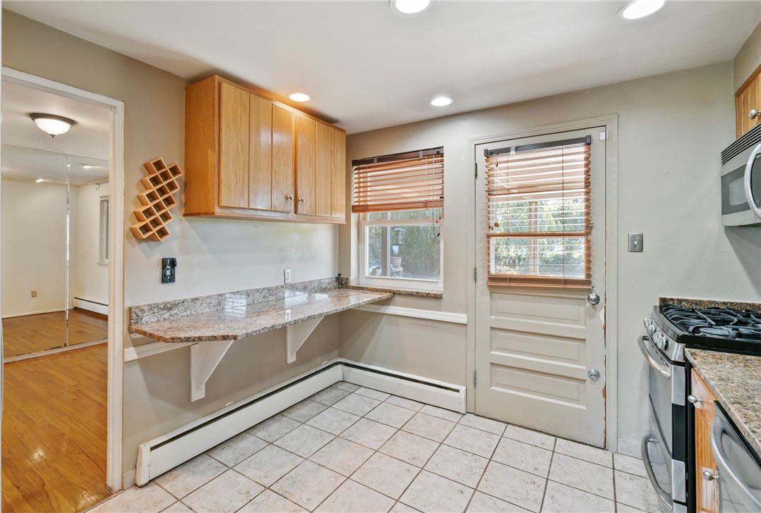 169 Elatan Dr