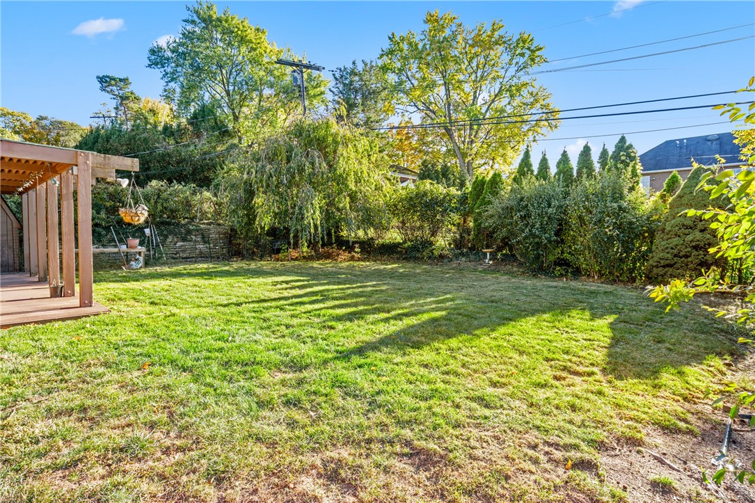 169 Elatan Dr