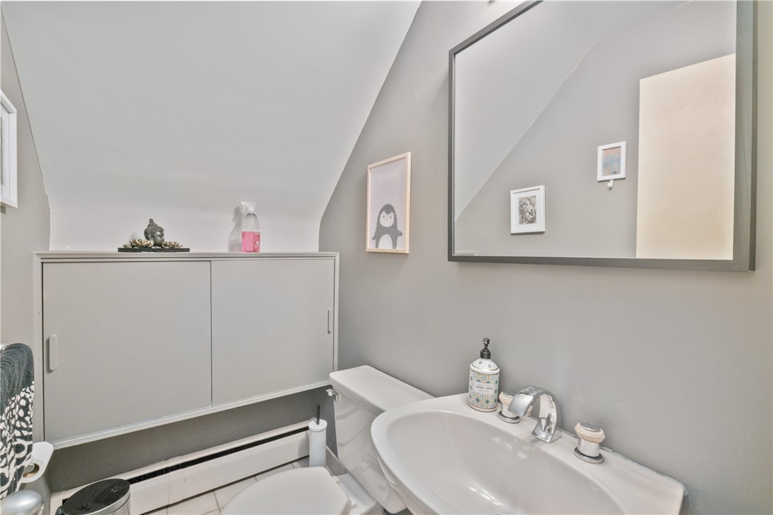 169 Elatan Dr