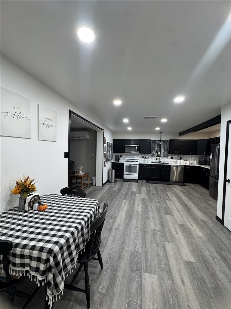 2672 W County Line