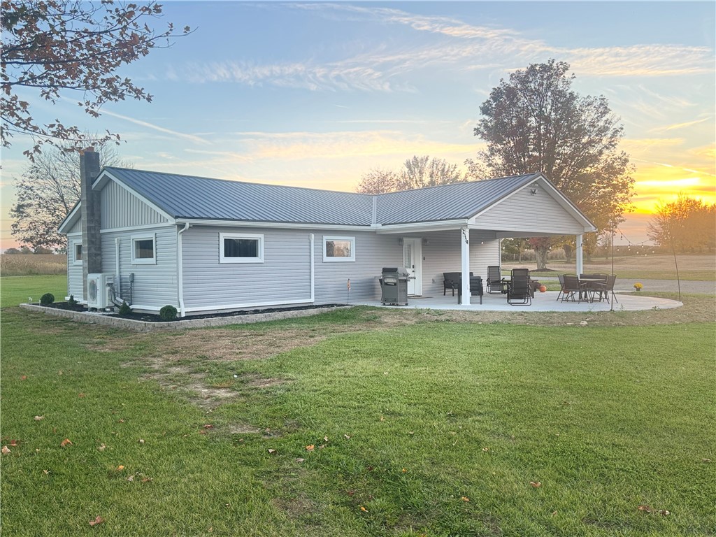 2672 W County Line