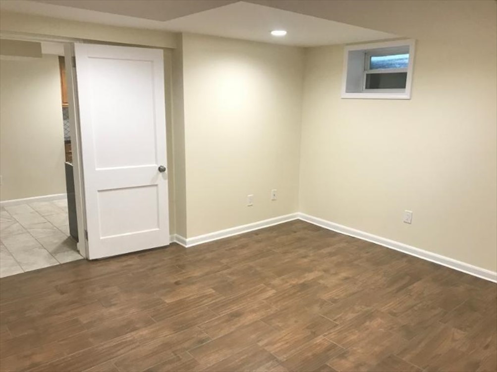 8131 Rowan Rd
