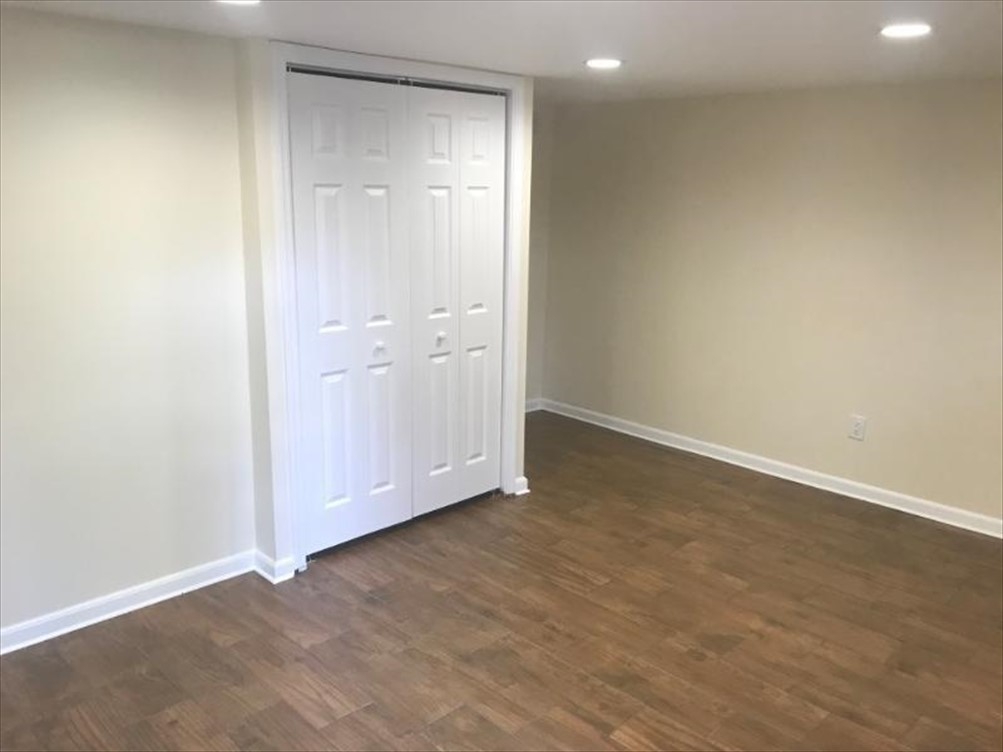 8131 Rowan Rd