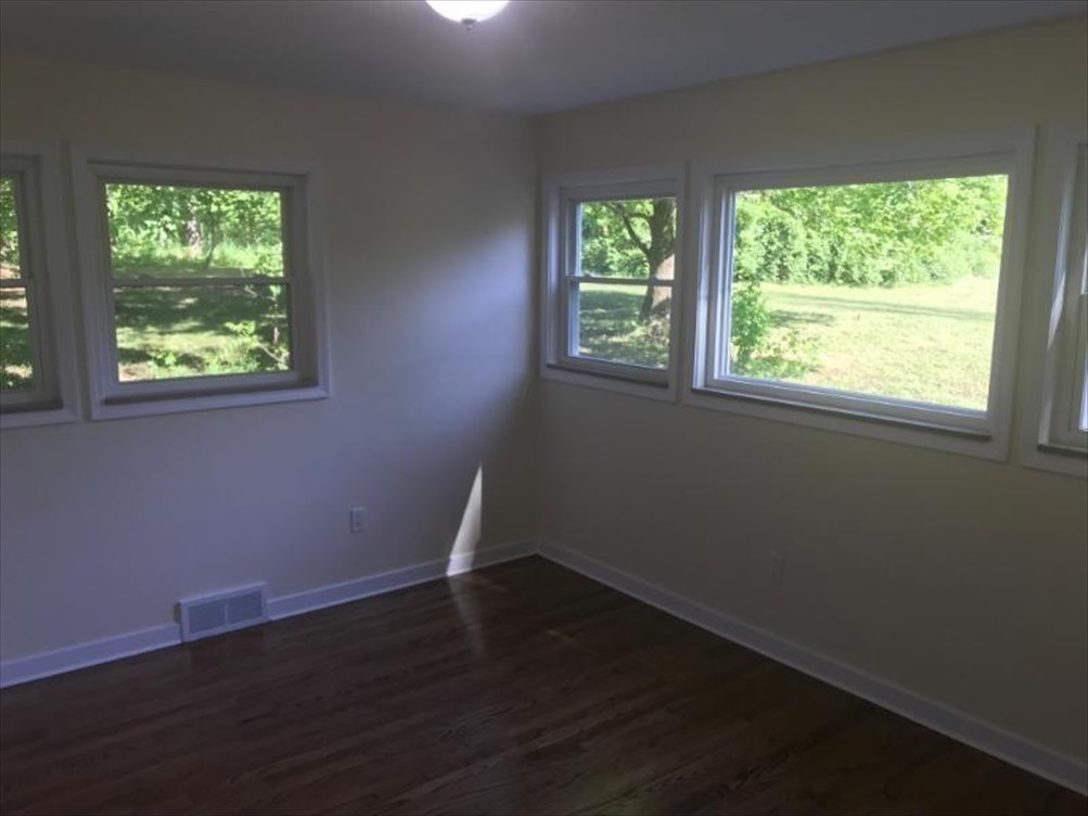 8131 Rowan Rd