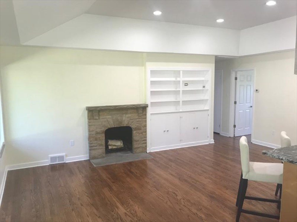 8131 Rowan Rd
