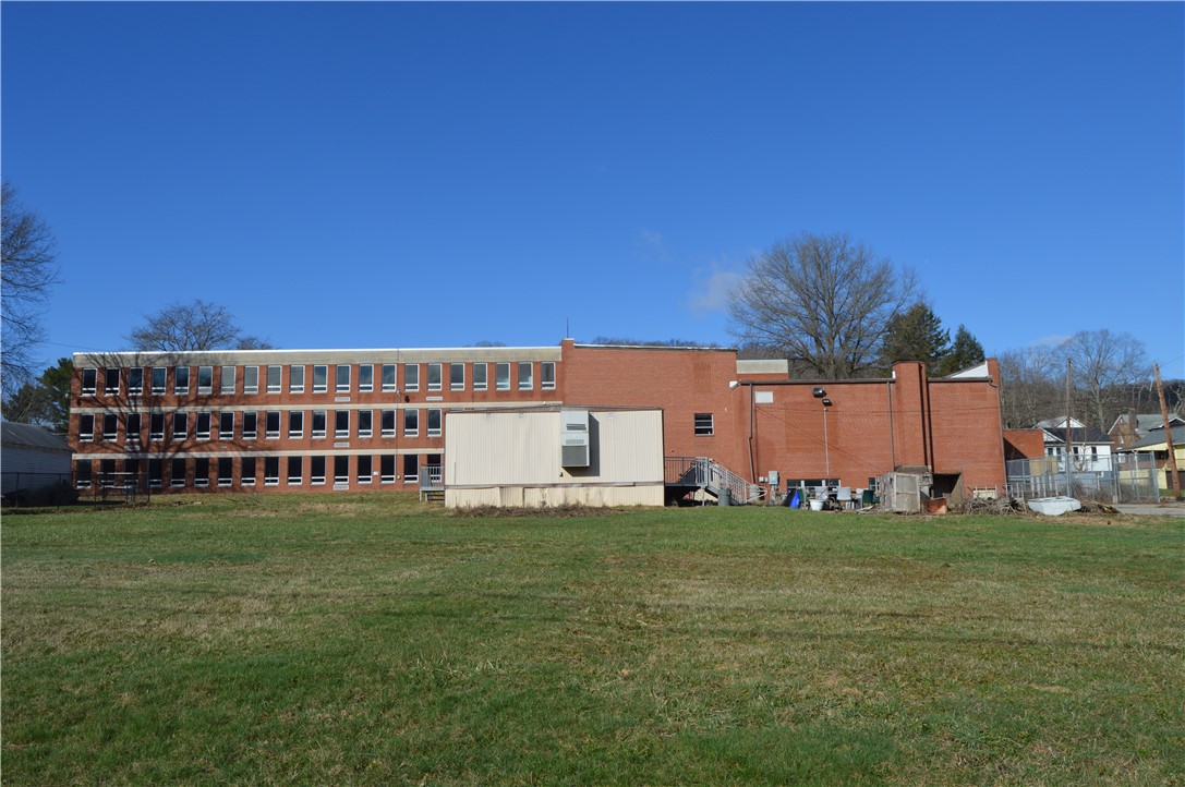 139 School St