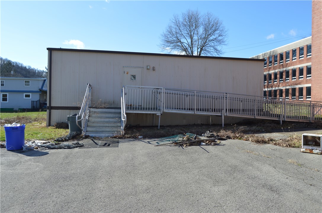 139 School St