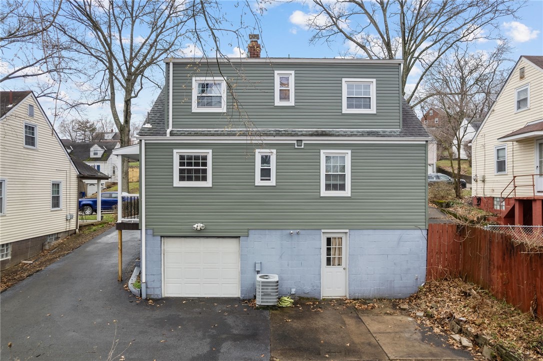 1943 Altmar St