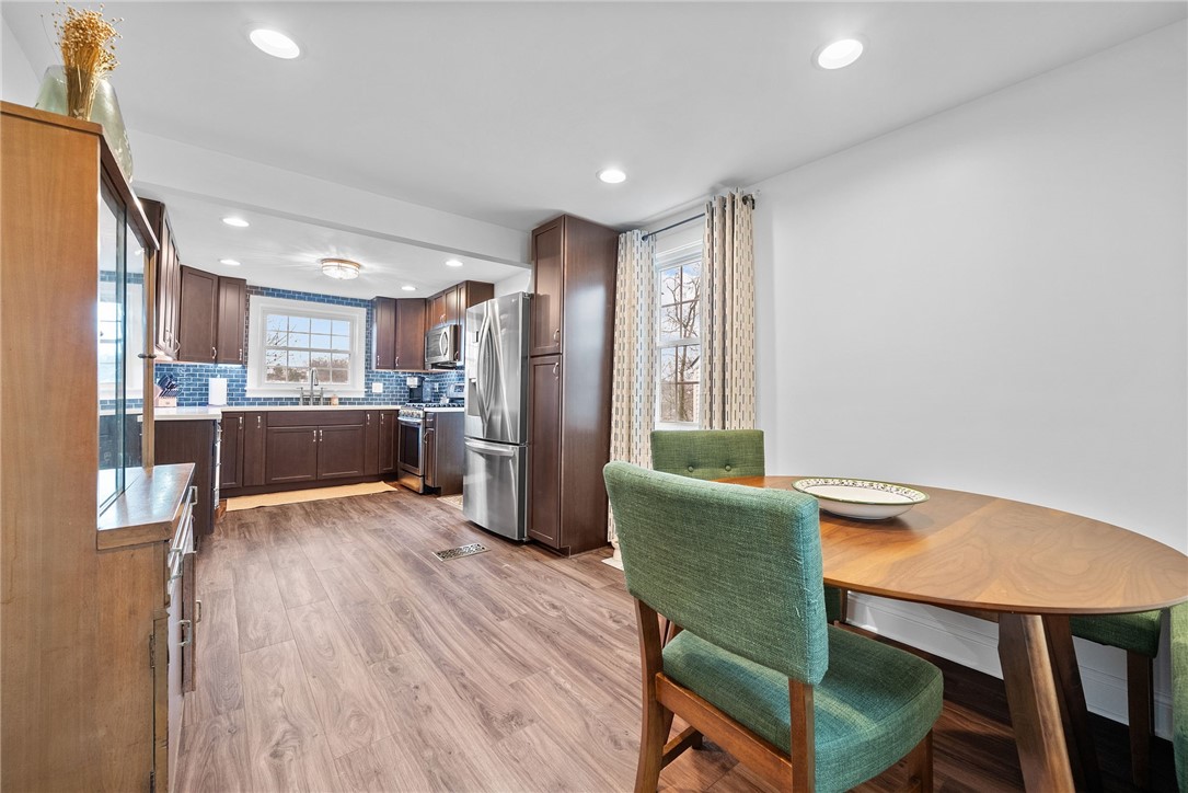 1943 Altmar St