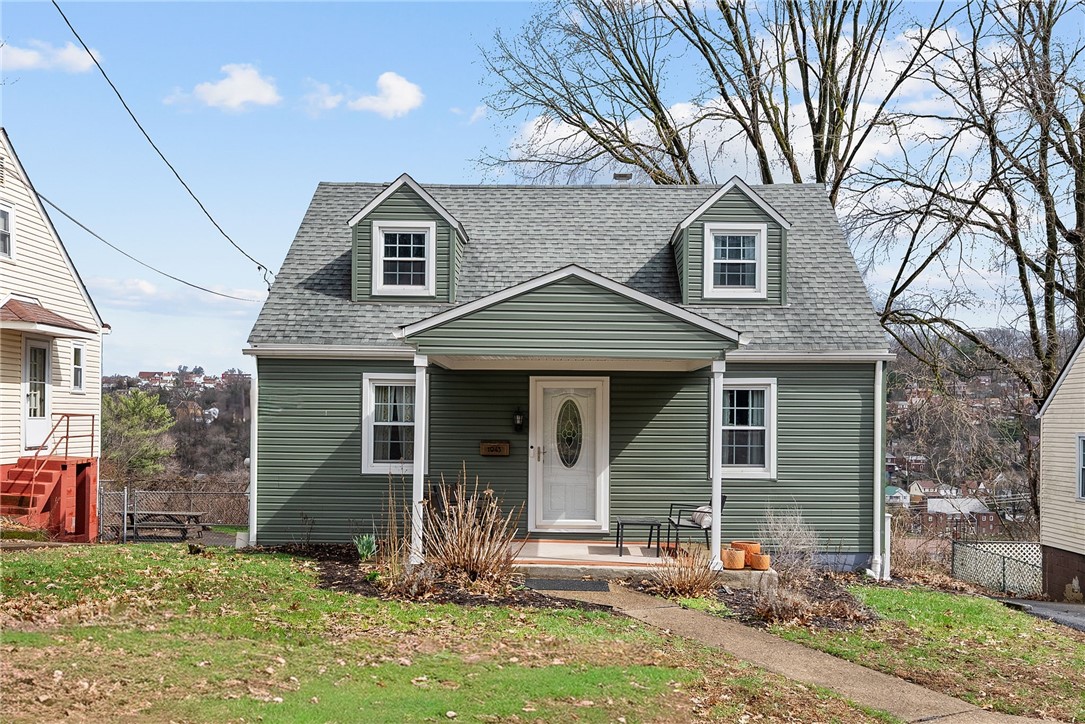 1943 Altmar St