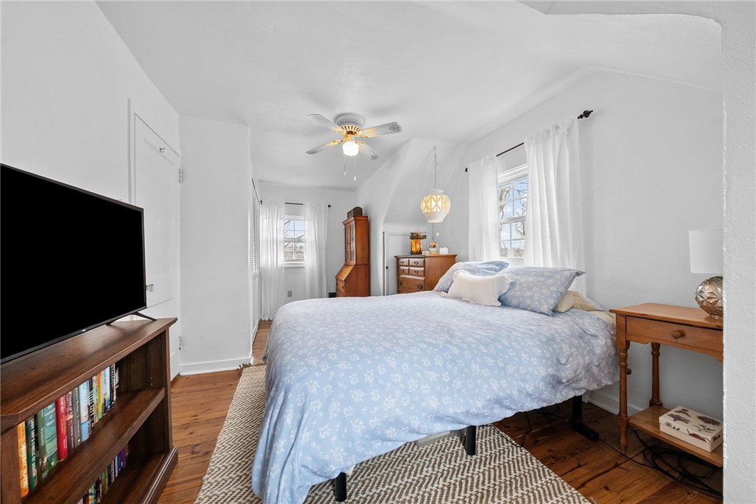 1943 Altmar St