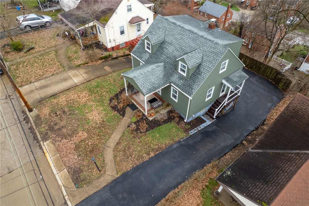 1943 Altmar St