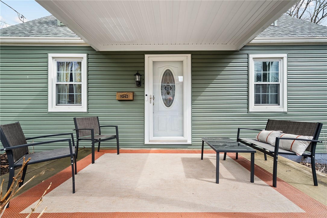 1943 Altmar St