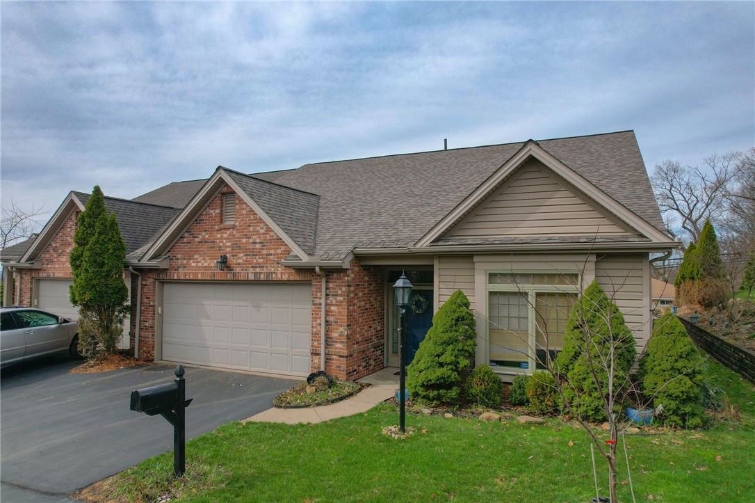 302 Mackenzie Ln