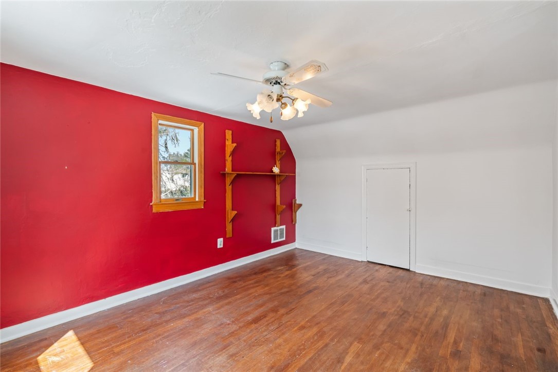 302 Elmbrook Ln