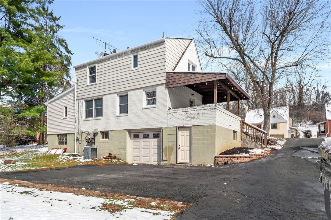 302 Elmbrook Ln