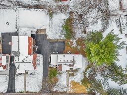 302 Elmbrook Ln