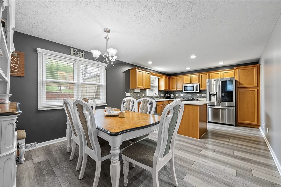 1217 Parkside Dr