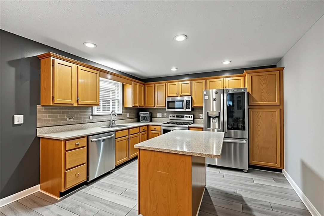 1217 Parkside Dr
