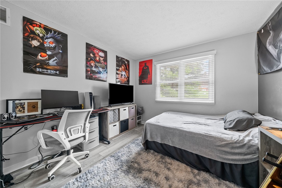 1217 Parkside Dr