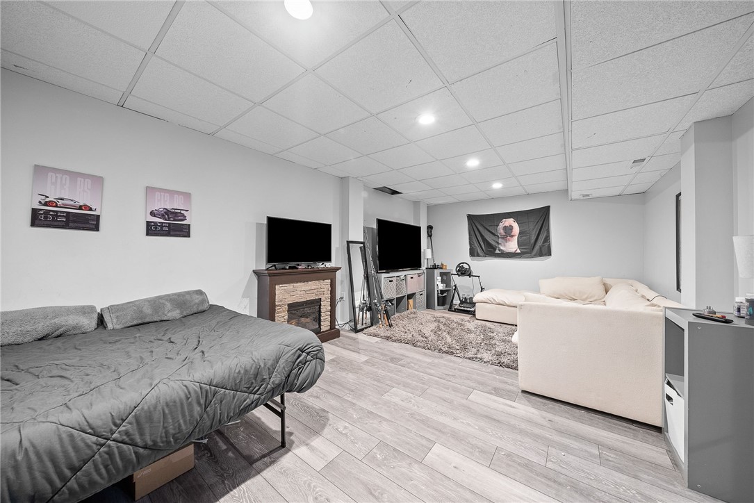 1217 Parkside Dr