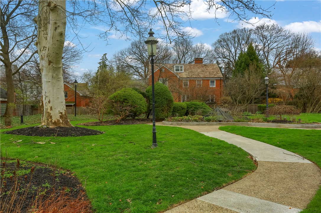 825 Morewood Ave G11