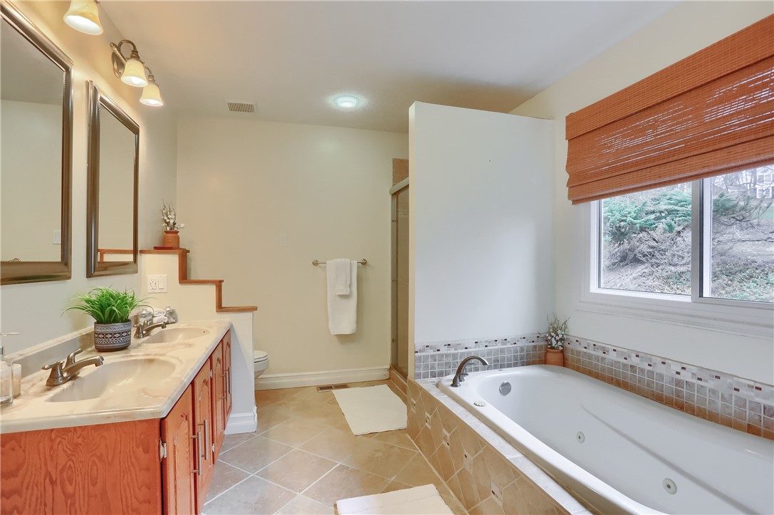 1616 Forest Ridge Dr