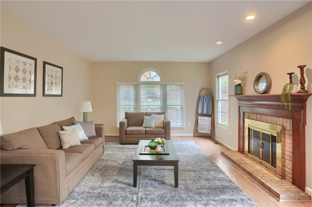 1616 Forest Ridge Dr